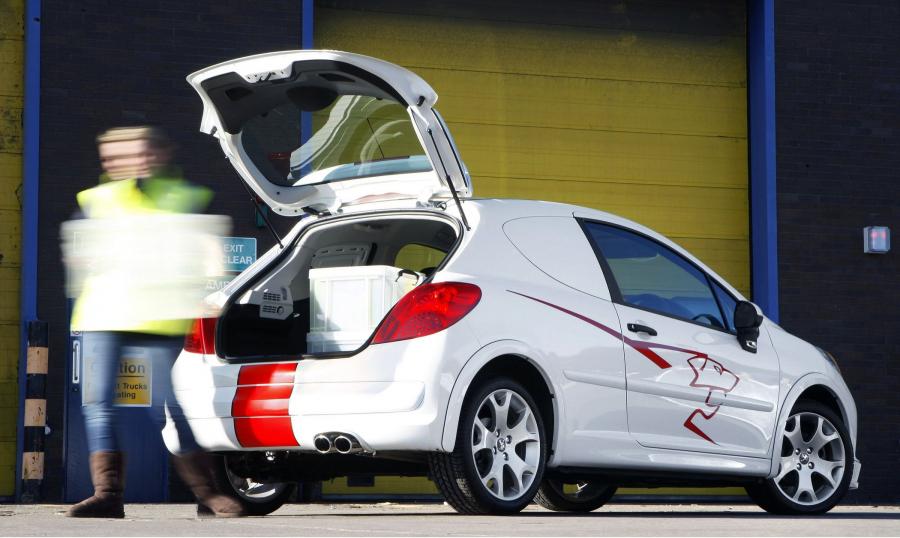  Peugeot 207 Van Sports Accessory Pack 2008 года  (фото 32 из 38)